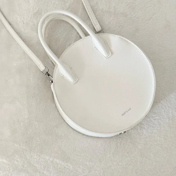 MATT & NAT Vegan White Circle Tote Handbag - Picture 3 of 12